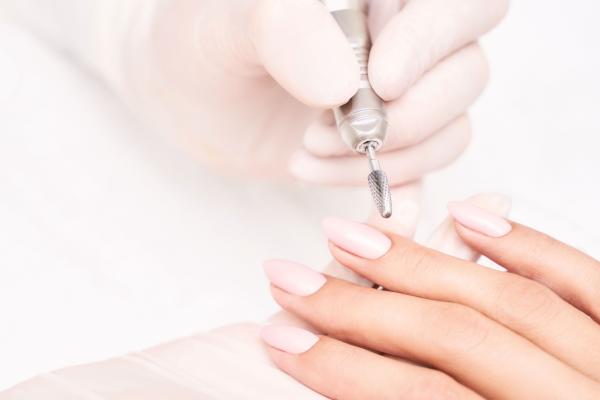 Removal of Builder Gel on Hands