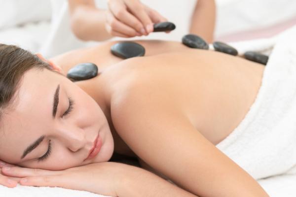 HOT STONE MASSAGE 50 MIN