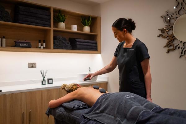 Hot Stones Massage 60mins