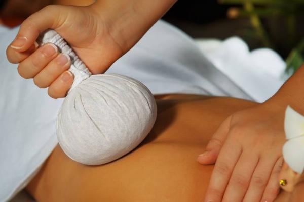 Massage aux pochons / "Siam Pads" massage