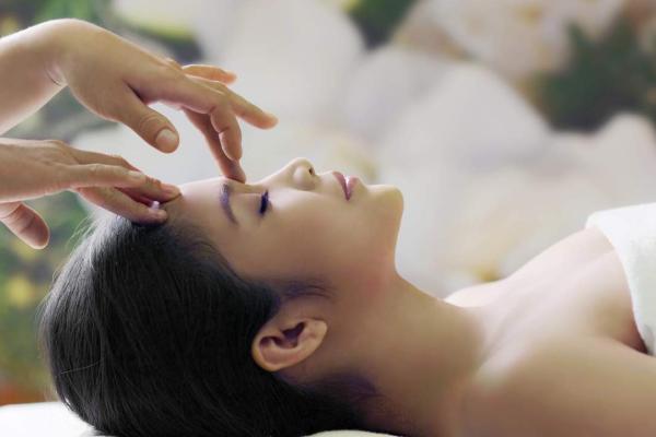 Refresh Facial & Back, Neck and Shoulders Massage