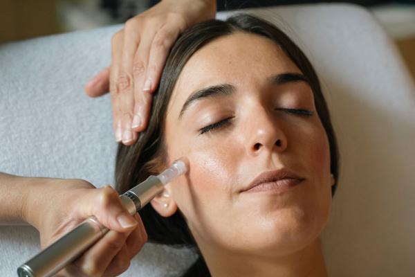The Defying Gravity Facial Experience | Velvære Spa Package
