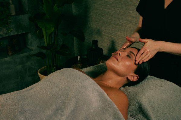 ishga Uplifting Facial - 55mins