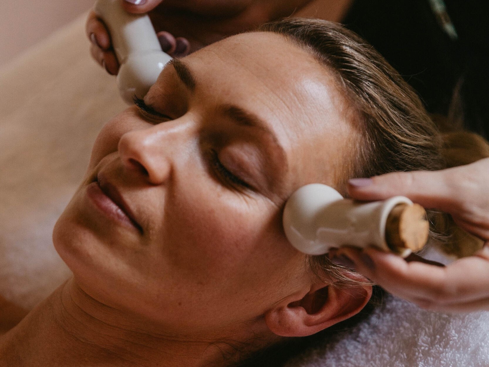 Hot Sandstone Facial | 60-min