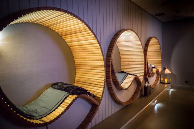 Full Body Hot Stone Massage 50 Minutes