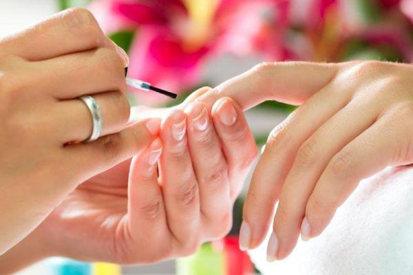 Peacci Classic Manicure