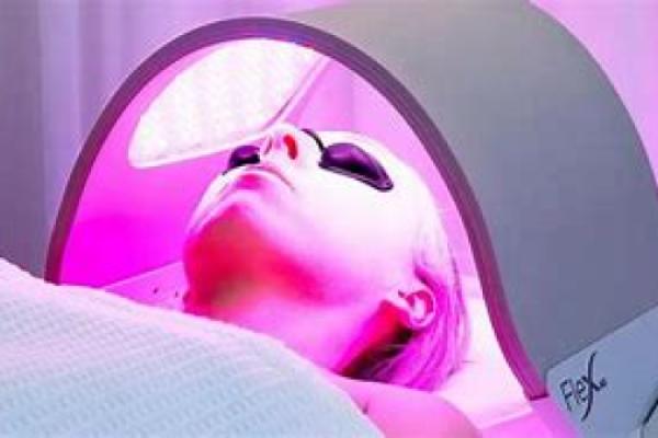 The Store Dermalux LED Facial
