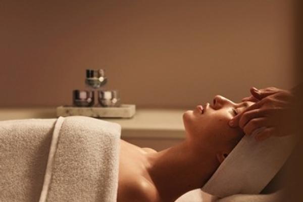 ELEMIS Expert Touch Nourish Facial