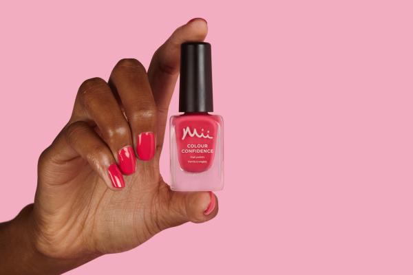Pamper Mii Colour Confidence Manicure - 55mins