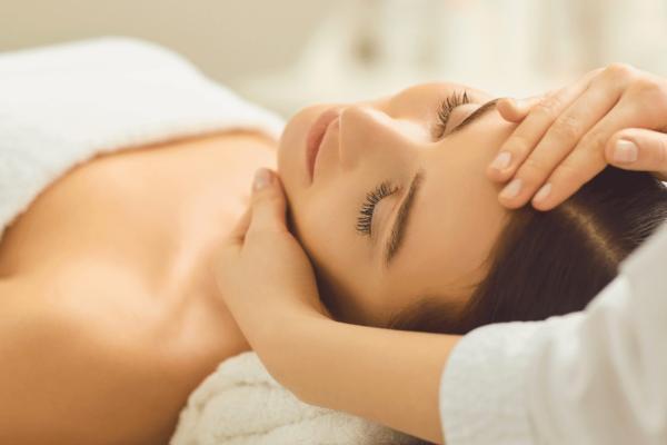 Elemis Expert Restorative Head Massage