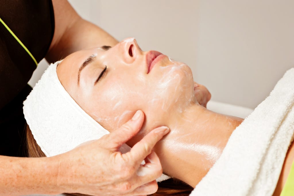 Manual Lymphatic Facial