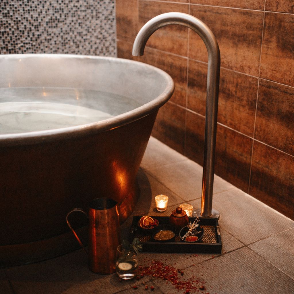 45m Candlelit Copper Tub Bathing