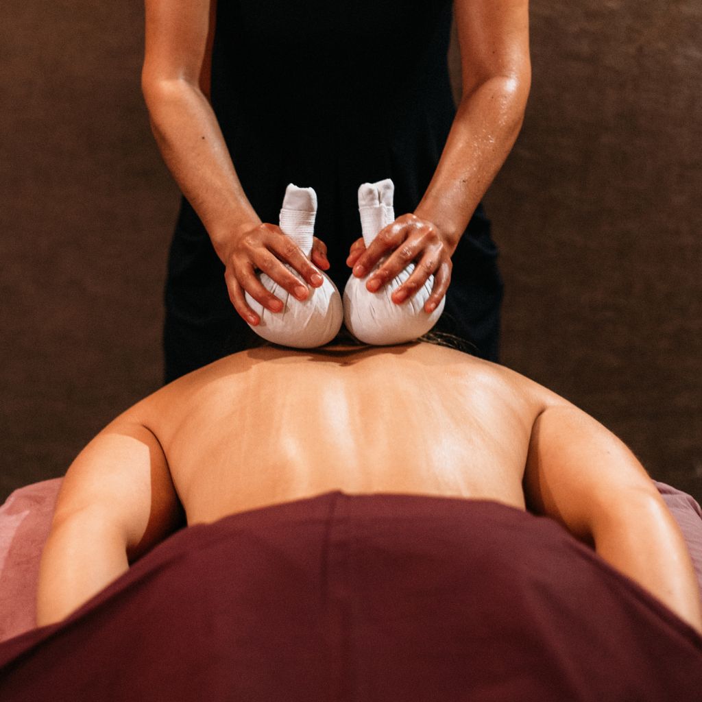 Hot Poultice Massage: 45 Minutes*