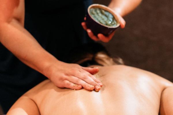 Scrub, Wrap & Facial: 105 Minutes* (The Art of Oula)