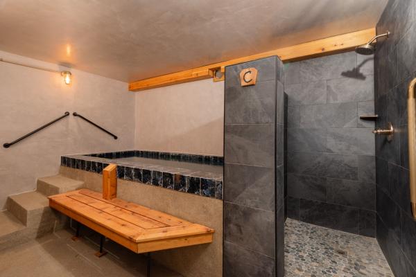 1 Hour Cottonwood Indoor Private Bath | 3 People Max