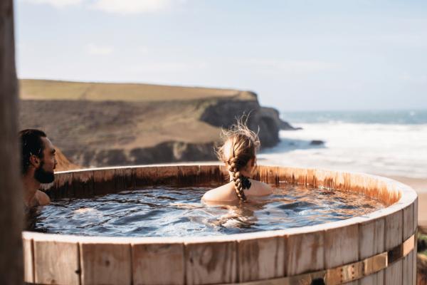 Clifftop Hot Tub for Two: 30 Minutes