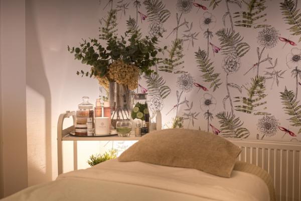 Oskia Revitalising super-c Facial