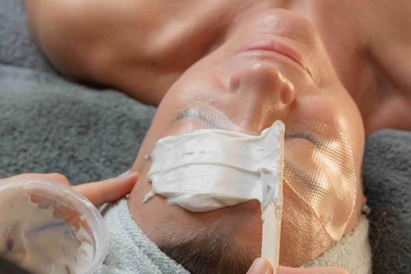 Sublime Skin: 80 min