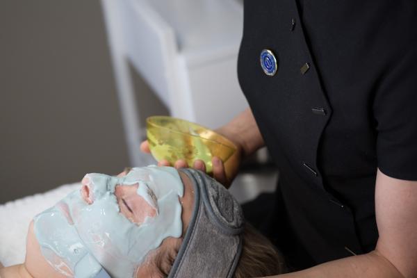 Skarsnuten Luxurious Face