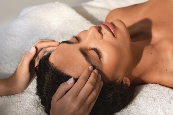 Natura Bissé Diamond Drop Age Defying Glow