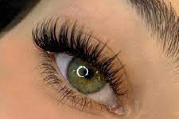 VIPPELØFT MED LASH BOTOX OG FARGE