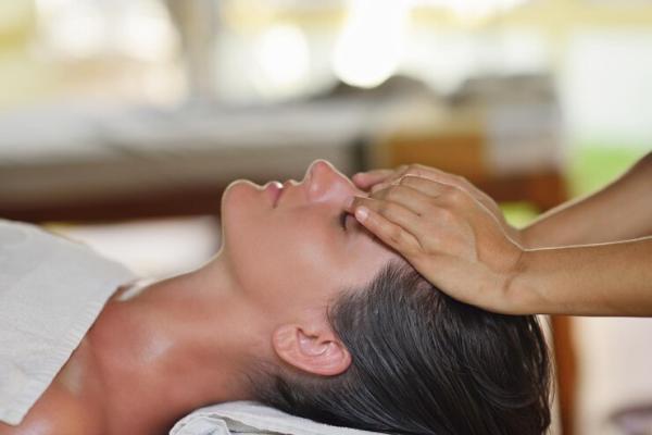 Active Nutrients Glow from Within Facial