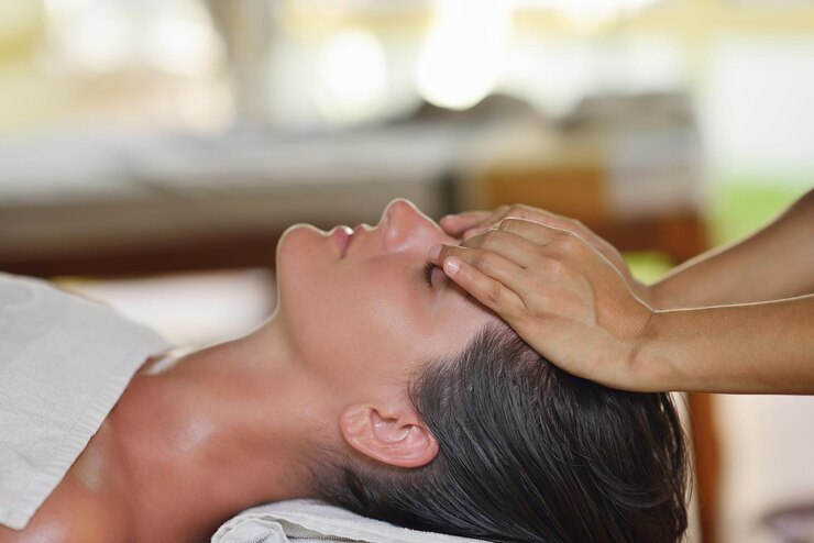 Active Nutrients Glow from Within Facial