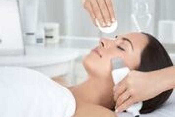 Pro-Glow Renewal+ Biotec Facial