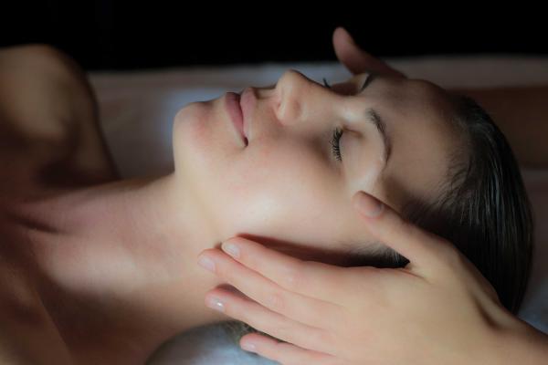 REPOSE AROMATHERAPY FACIAL