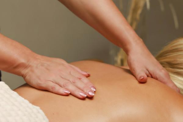 Rejuvenating After Flight Treatment 40min & snack /95€