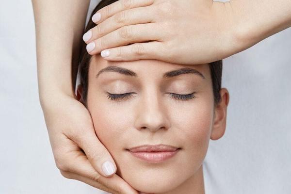 ELEMIS EXPERT™ TECH  LIFT + REJUVENATE FACIAL