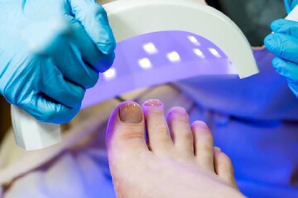 Speedy Gel Pedicure