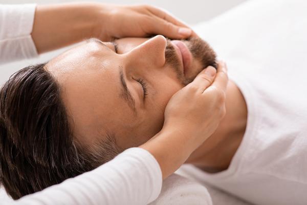 Play it cool (Men's Marine facial)