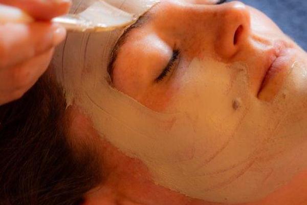 Neal's Yard Remedies 30 minute Facial