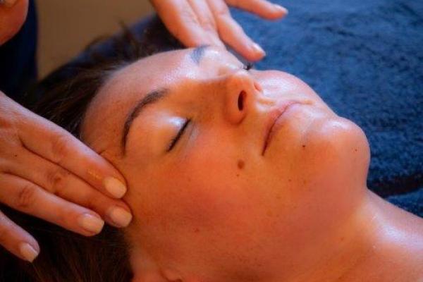 Neal's Yard Remedies 45 minute Facial