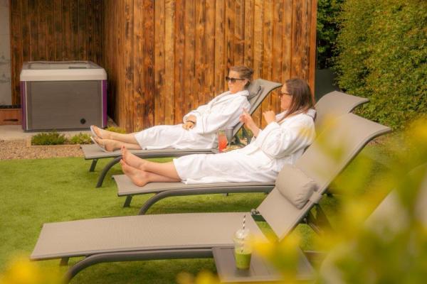 Mum-To-Be Spa Experience    9am-1pm (Must be beyond 12 weeks into pregnancy)