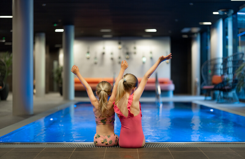 Family Spa - 2 adults + 2 children