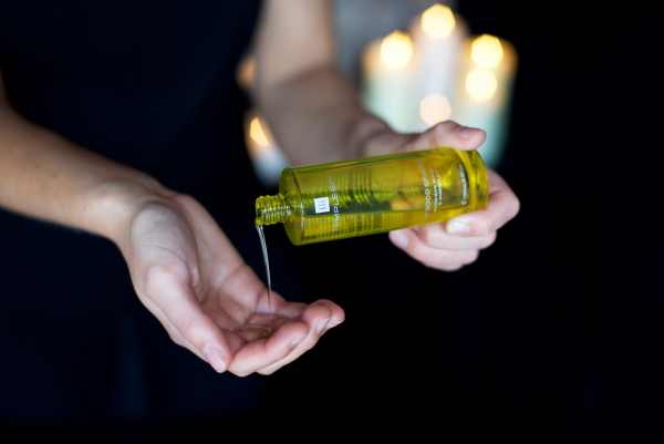 Side Order - TEMPLESPA RELAX & RESTORE HOT OIL SCALP MASSAGE - 15 mins