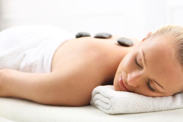 Hot Stone Massage (45 mins)
