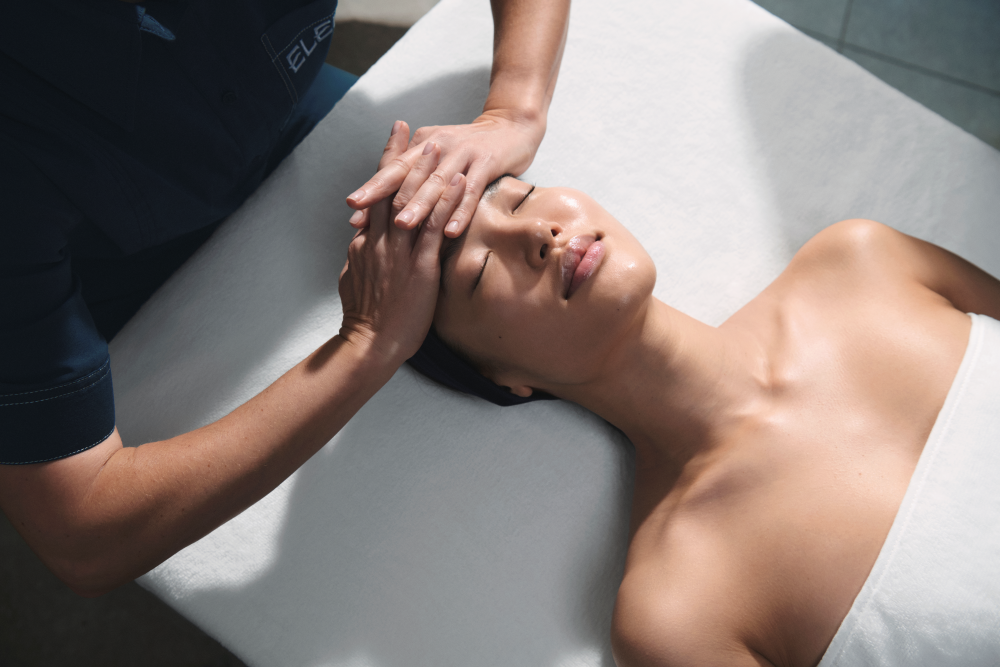 Elemis Expert™ Touch Define Facial