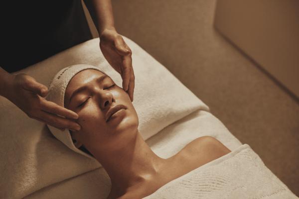 Elemis Expert Touch Facial 25mins