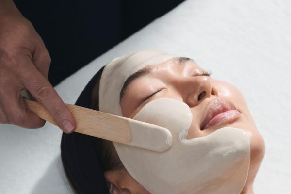 Elemis Expert™ Touch Nourish Facial